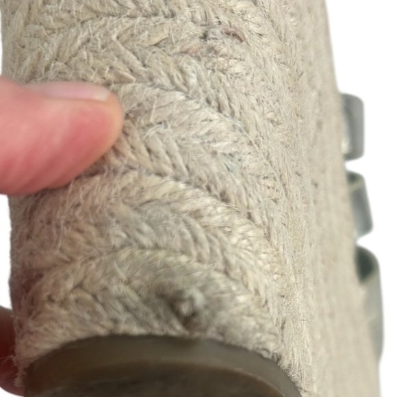 Marc Fisher Cazzie 2 Gold Faux Leather Criss Cross Strappy Wedge Sandals SZ 8.5 - Picture 10 of 15